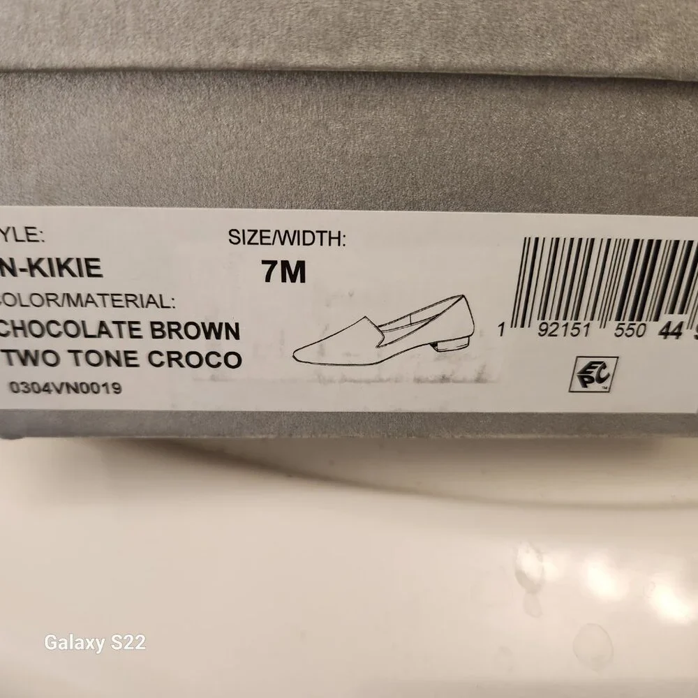 Vince Camuto "Kikie"Chocolate Brown Croco loafers. SOLD SOLD SOLD - Picture 8 of 10